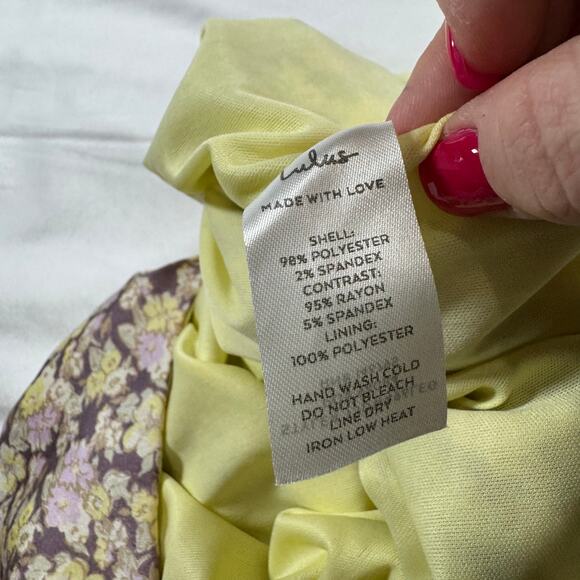 Lulu's Floral Puff Sleeve Blouse Bodysuit Size M - Picture 7 of 7